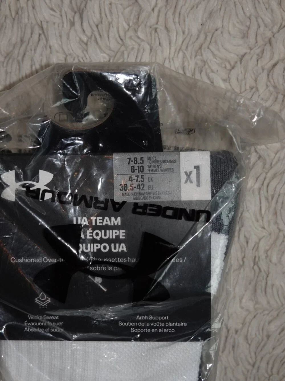 Unisex Size Medium Under Armour Team Over The Calf Socks, White, NWT